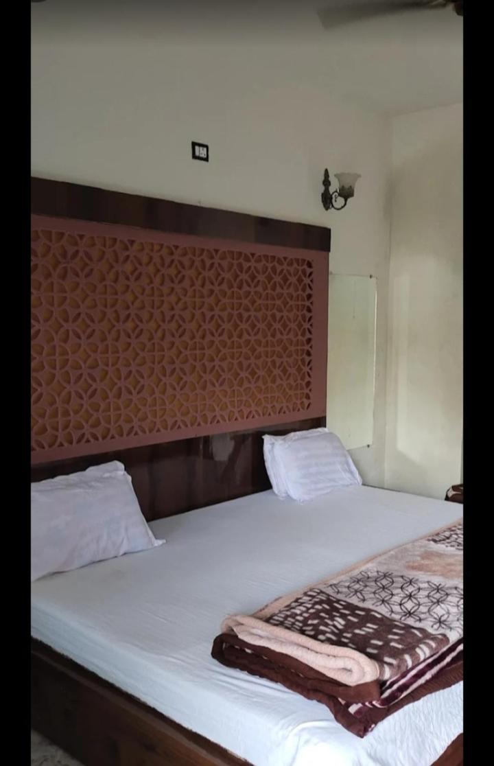 Hotel Malhotra Palace Ujjain Eksteriør billede